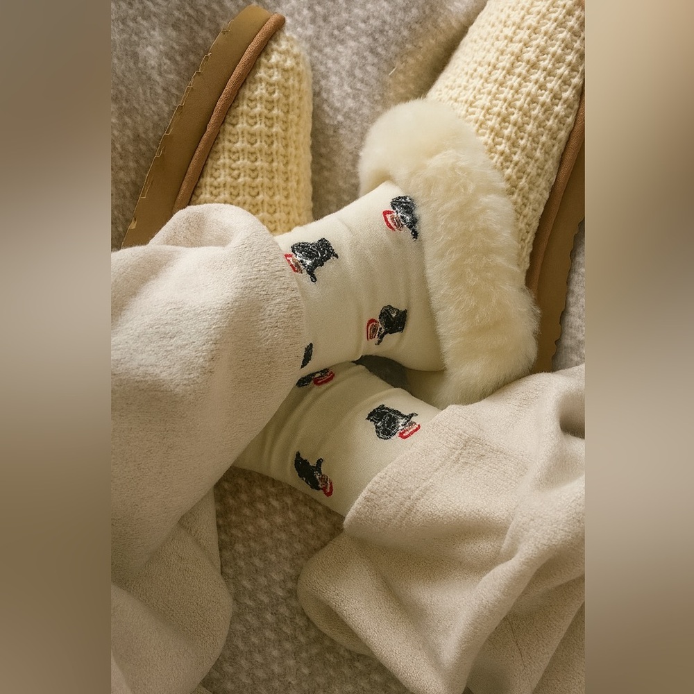 UGG® Women’s Cozy Knit Slipper in Charcoal Like New - Picture 10 of 15